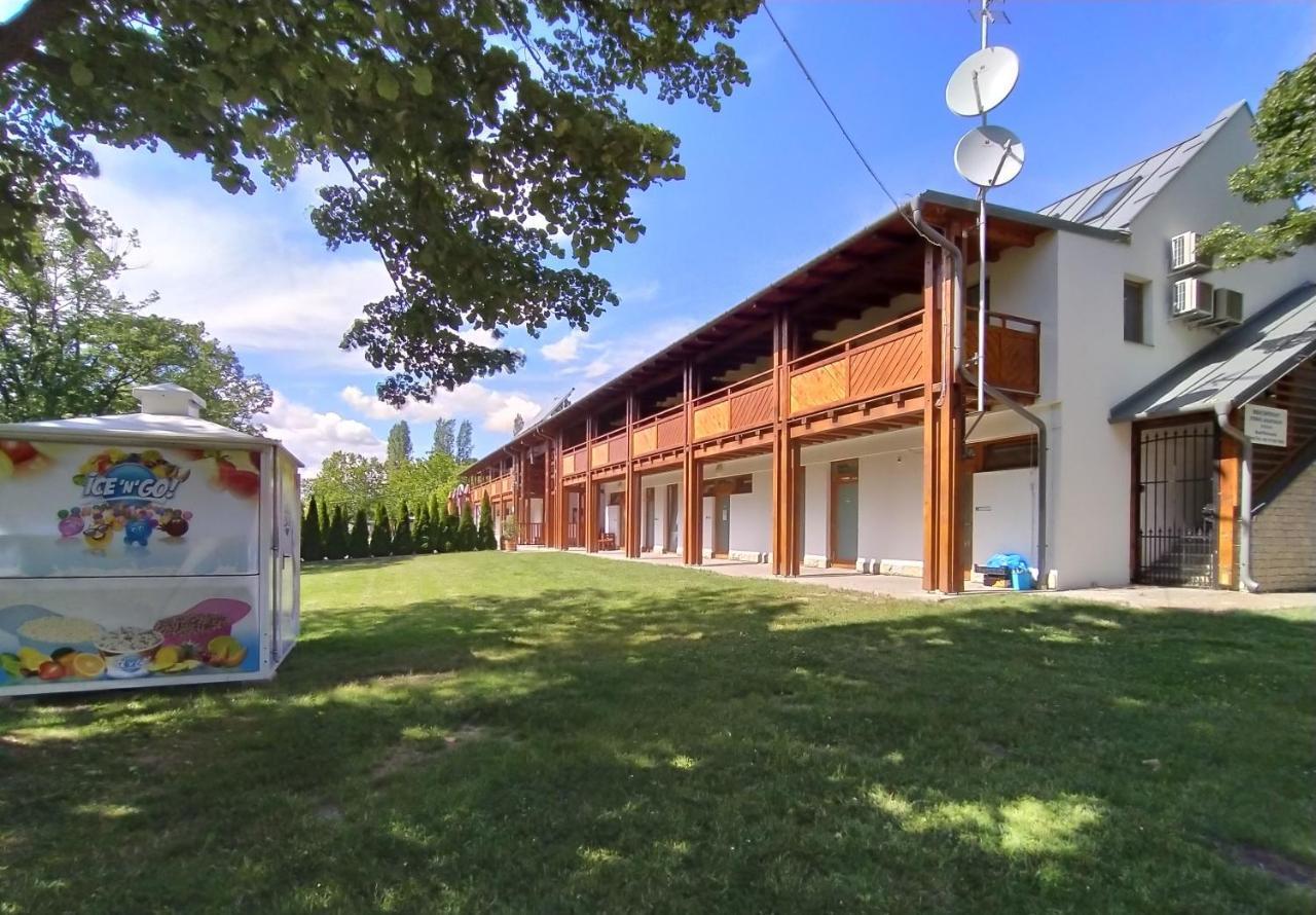 Elizabeth Vendégház Balatonfűzfőn a Strandnál Exterior foto
