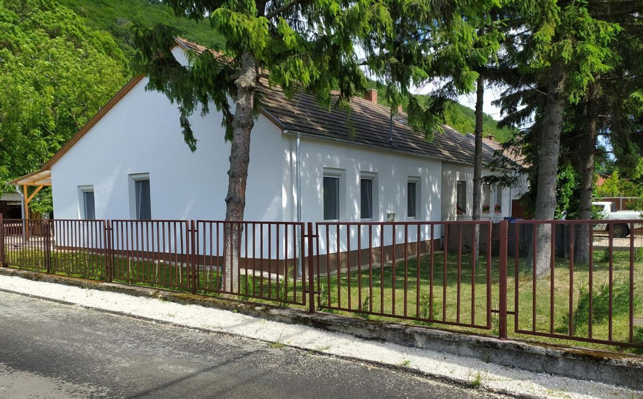 Elizabeth Vendégház Balatonfűzfőn a Strandnál Exterior foto